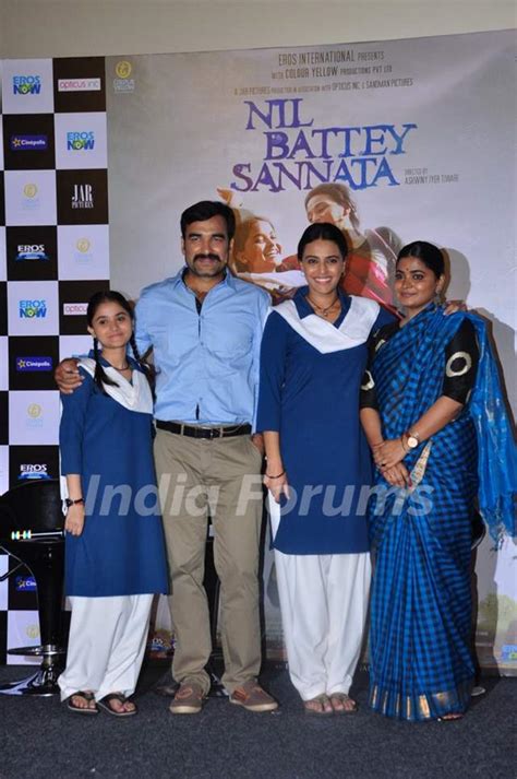 Nil Battey Sannata Poster